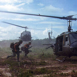 Vietnam War, Uh-1d Helicopters Airlift by Everett