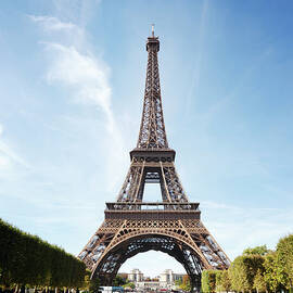 Eiffel Tower by R-j-seymour