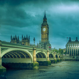 London by Ivan Bertusi