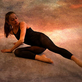 Modern Dance by Isabelle Dupont