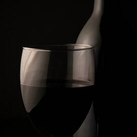 Vino by Halbergman