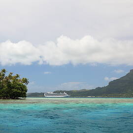 Bora Bora, French Polynesia by Alex Nikitsin