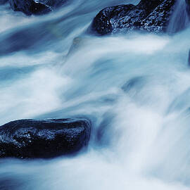 Cascading Water by Ooyoo