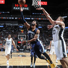 Memphis Grizzlies V San Antonio Spurs - by Mark Sobhani