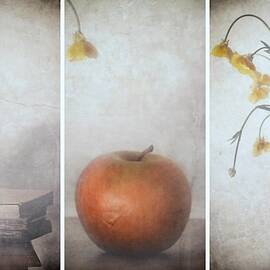 Answer July (triptych) by Delphine Devos
