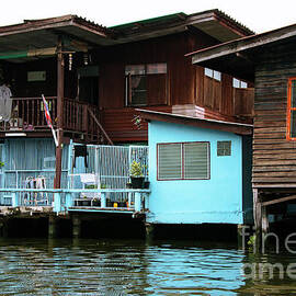 Bangkok Kong Homes by Bob Phillips