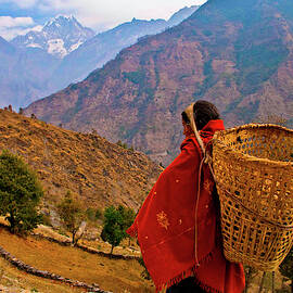 Daily life for a working woman in the Himalayas of Nepal by Leslie Struxness