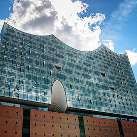 Elbphilharmonie Hamburg modern Architecture by Matthias Hauser
