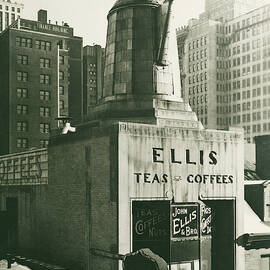 Ellis Tea and Coffee Store, 1945