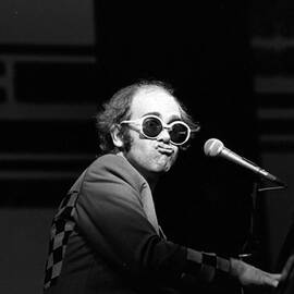 Elton Live by Robin Jones