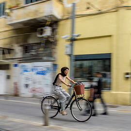 Everybody Rushes by Itzik Einhorn