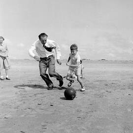 Footballing Father by Bert Hardy