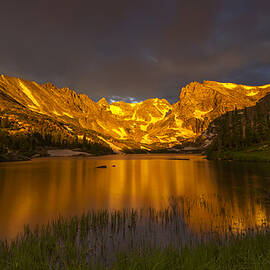 Glowing Lake Isabel by Verdon
