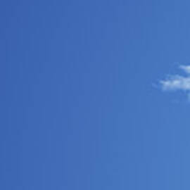 Horizontal Sky by Caracterdesign