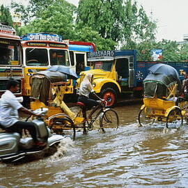 India, Tamil Nadu, Madras, Traffic by Martin Puddy