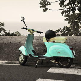 Italian Scooter by Spooh