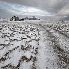 Leading Lines by Bragi Ingibergsson - Brin