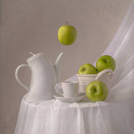 Magic Apples by Margareth Perfoncio