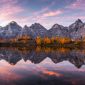Mirror In Banff by Steve Zhang