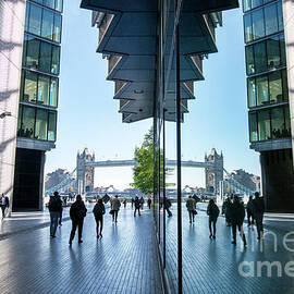 More London Riverside by Tim Gainey