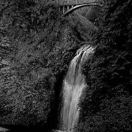 Multnomah Falls by S Katz