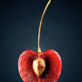 Art Photography Red Apple, Aida Ianeva, (40 x 26.7 cm)