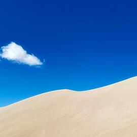 Sand Curve by Eric Zhang