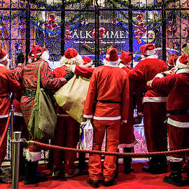 Santas V by Martin Johansson