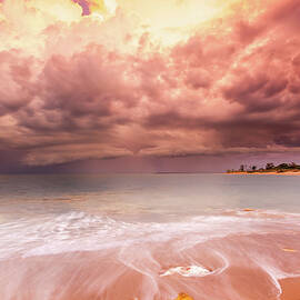 Shelf Cloud Forming Over Darwin Explored by Nolan Caldwell