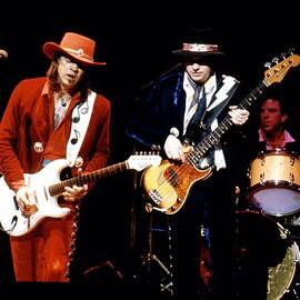 Srv & Double Trouble Performing by Larry Hulst