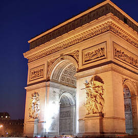 The Arc De Triomphe by David Min