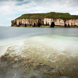 Thornwick Bay, Flamborough Head, East by Empato