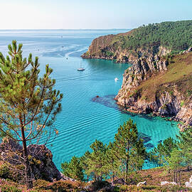 Blue Ocean by Manjik Pictures