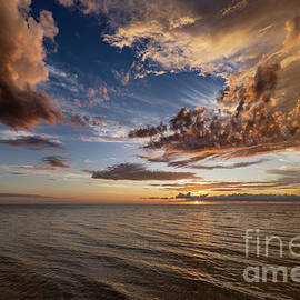Dramatic Sunset by Eva Lechner