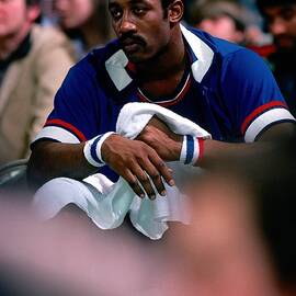 Elvin Hayes by Dick Raphael