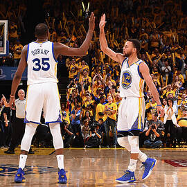Stephen Curry and Kevin Durant by Noah Graham