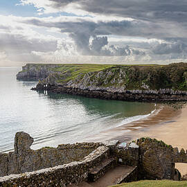 Barafundle Bay, Pembrokeshire by Shirley Mitchell