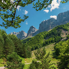 A frame to valley of Alanos mountain by ACAs Photography