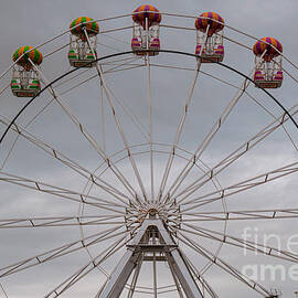 Aberdeen Ferris Wheel by Bob Phillips