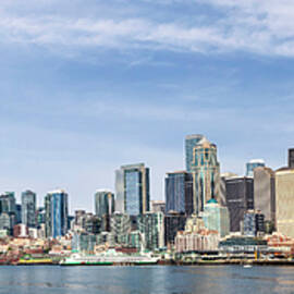 Amazing panorama of the waterfront in Seattle by Melanie Viola
