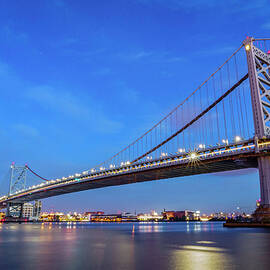 Ben Franklin Bridge at Dawn by Lindsay Thomson