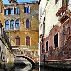 Canals of Venice by Lyuba Filatova