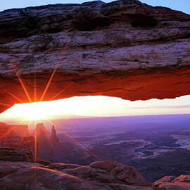 Canyonlands, Mesa Arch at sunrise by Alex Nikitsin