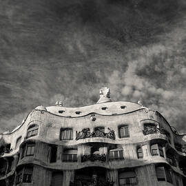 Casa Mila by Dave Bowman