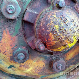 Color on Bolts and Hub by Dee Syfert