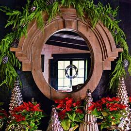 Dressed up Mantle by Linda Covino