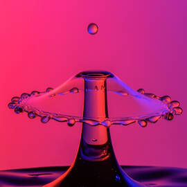 Droplet 005 by Fernando Blanco Farias