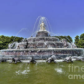 Latona Fountain - Herrenchiemsee - Germany by Paolo Signorini