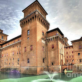 Castello Estense - Ferrara - Italy by Paolo Signorini