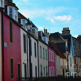 East Terrace, South Queensferry by Yvonne Johnstone